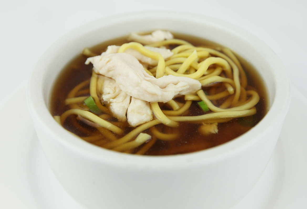 chicken noodle soup (large)